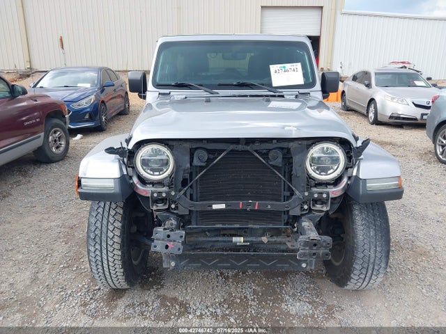 1C4HJXEG7JW123355 Jeep Wrangler