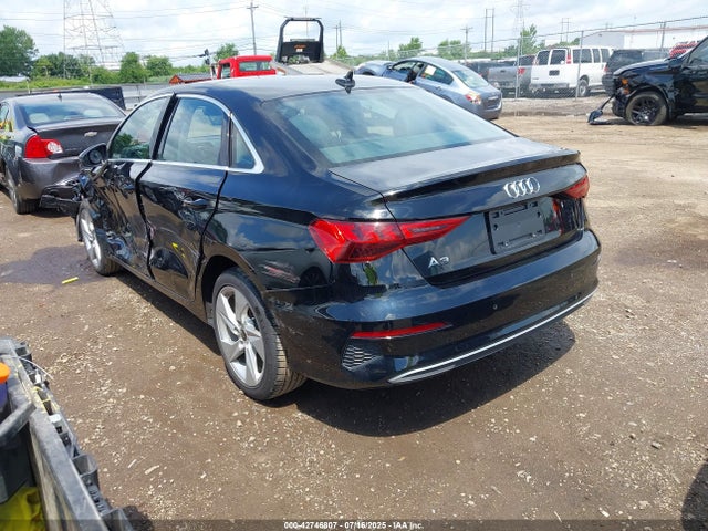 2023 AUDI A3 WAUAUDGY0PA090442 Photo 2