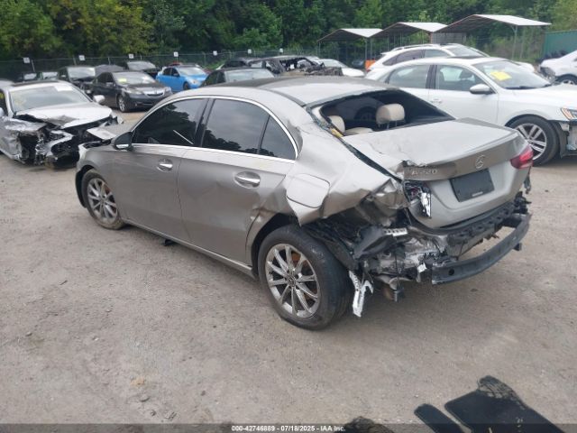 2019 MERCEDES-BENZ A 220 WDD3G4EB4KW020915 Photo 2