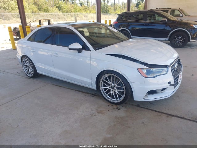 2015 AUDI A3 WAUBFGFF4F1134392 Photo 0
