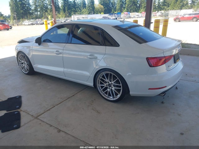 2015 AUDI A3 WAUBFGFF4F1134392 Photo 2