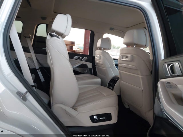 BMW X7 2019 5UXCX4C53KLS37203 Image 8