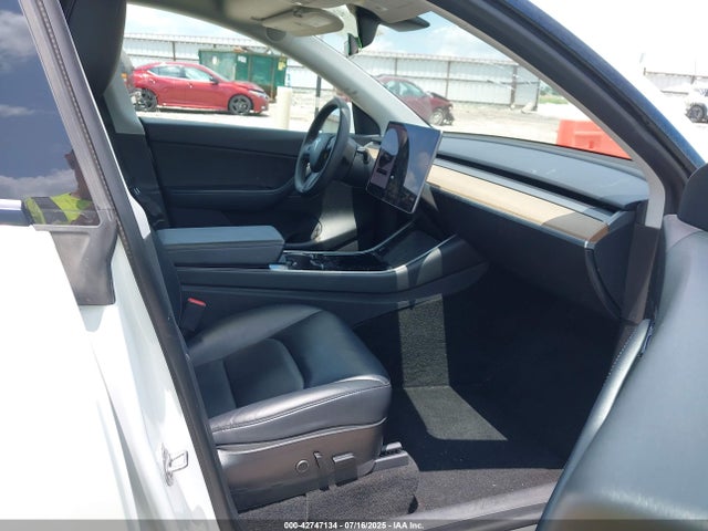 2021 TESLA MODEL Y 5YJYGDEEXMF096687 Photo 4