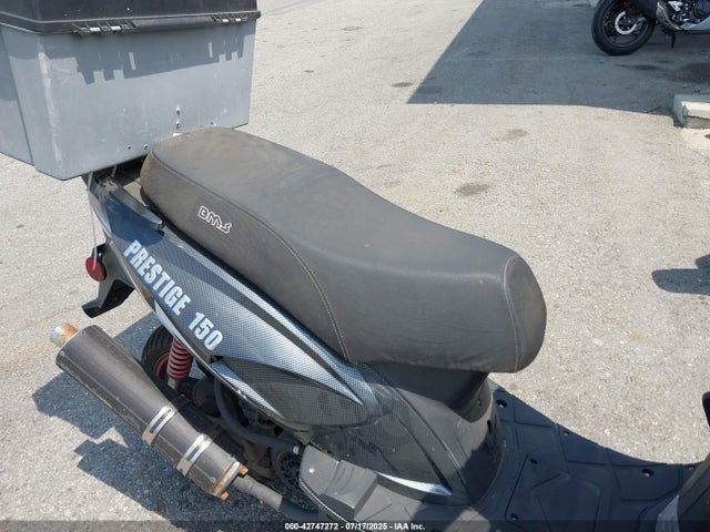 L5YTCKPU6N1154280 Znen Prestige 150 2022