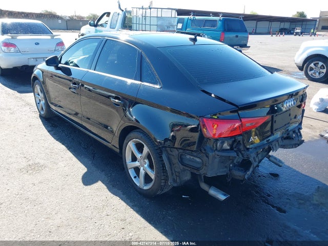 2015 AUDI A3 WAUBFGFF4F1007982 Photo 2