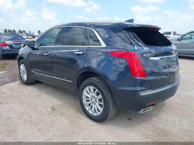 2019 CADILLAC XT5 1GYKNARS3KZ147734 Photo 2