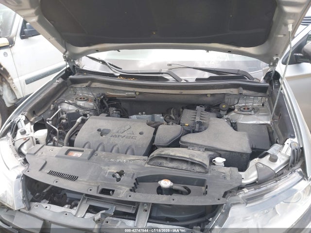 2018 MITSUBISHI OUTLANDER JA4AZ3A33JZ067896 Photo 9