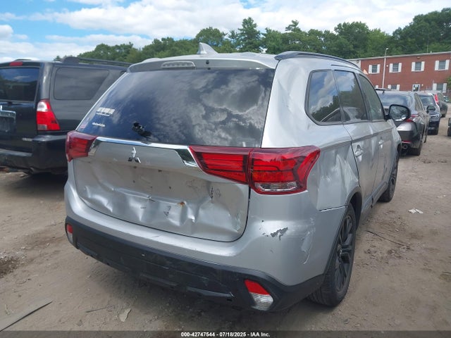 2018 MITSUBISHI OUTLANDER JA4AZ3A33JZ067896 Photo 3