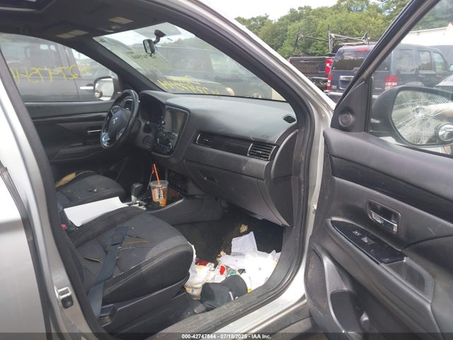 2018 MITSUBISHI OUTLANDER JA4AZ3A33JZ067896 Photo 4