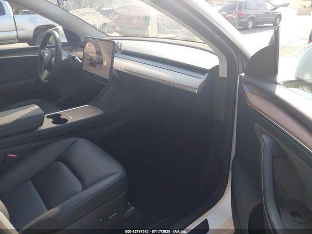 2023 TESLA MODEL Y 7SAYGDEE2PA072212 Photo 4