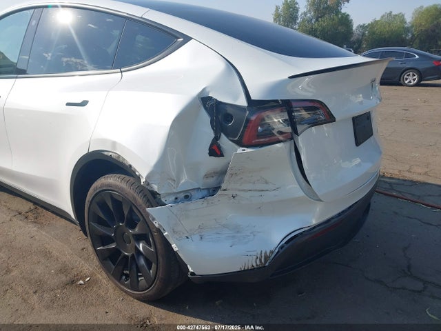 2023 TESLA MODEL Y 7SAYGDEE2PA072212 Photo 5