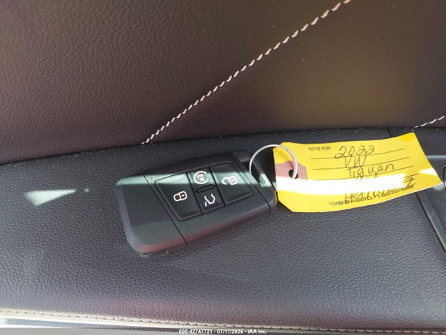 3VV3B7AX1NM135019 Volkswagen Tiguan