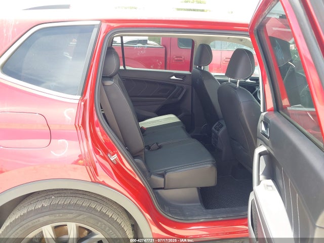 3VV3B7AX1NM135019 Volkswagen Tiguan