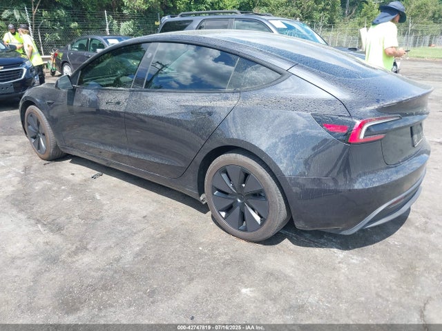 2025 TESLA MODEL 3 5YJ3E1EB6SF924798 Photo 2