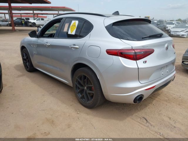 2020 ALFA ROMEO STELVIO ZASPAKBN3L7C98157 Photo 2