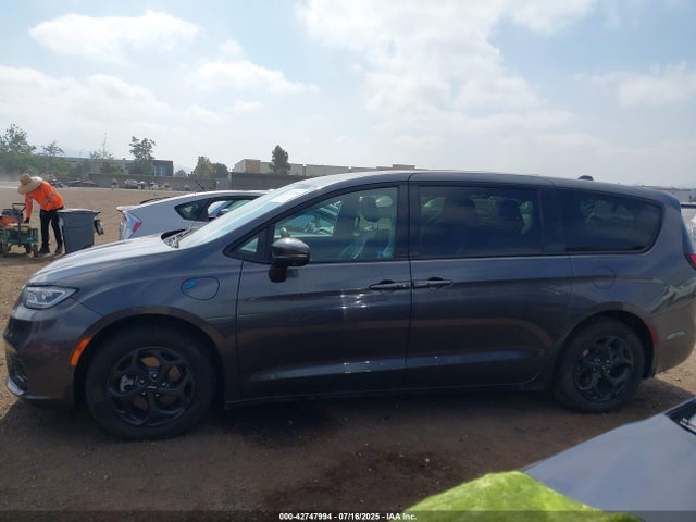 Chrysler Pacifica 2022 2C4RC1L79NR134967 Image 14