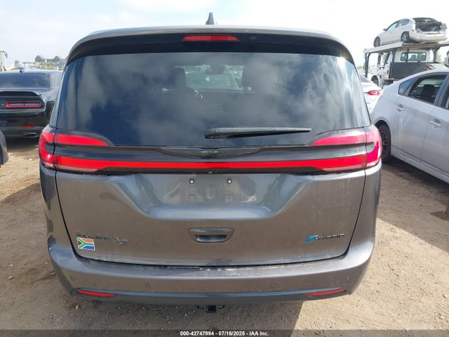 Chrysler Pacifica 2022 2C4RC1L79NR134967 Image 16