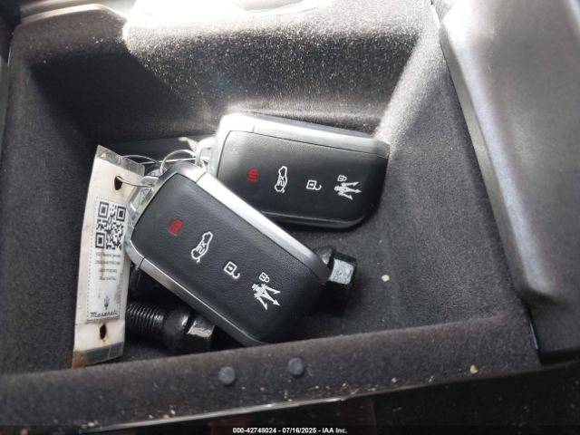 2023 MASERATI GRECALE ZN682AVM7P7437492 Photo 10