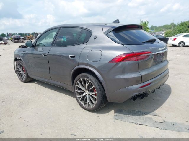 2023 MASERATI GRECALE ZN682AVM7P7437492 Photo 2