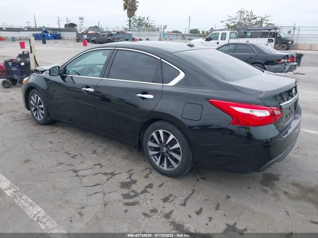 1N4AL3AP7HC143598 Nissan 2017
