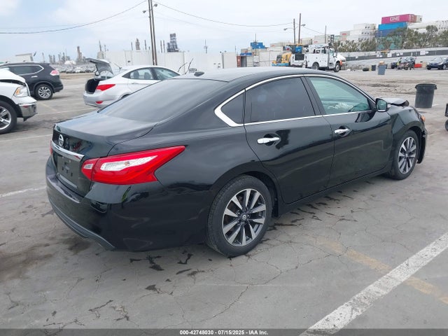 1N4AL3AP7HC143598 Nissan 2017
