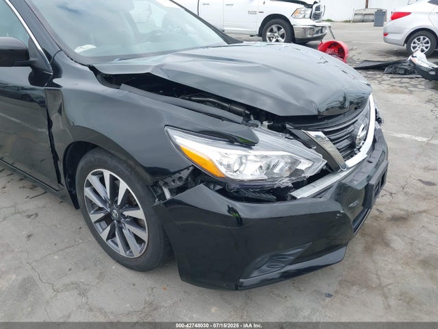 1N4AL3AP7HC143598 Nissan 2017
