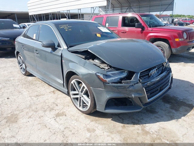 2019 AUDI A3 WAUGUGFF9K1011502 Photo 0