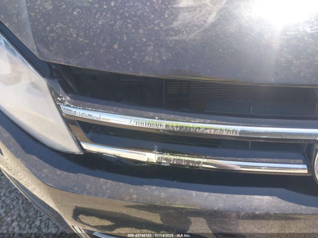 2011 VOLKSWAGEN TOUAREG WVGFF9BP7BD007333 Photo 5