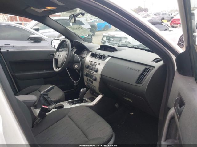 2010 FORD FOCUS 1FAHP3FN7AW267756 Photo 4