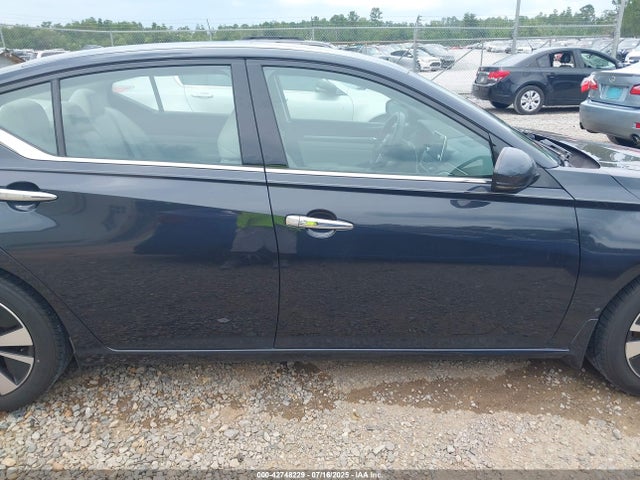 Nissan 2019 2019 1N4BL4EV1KC124796 Image 13