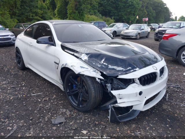 2016 BMW M4 WBS3R9C59GK336381
