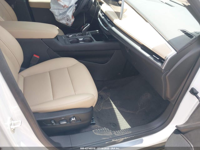 2025 CADILLAC XT4 1GYFZCR46SF126297 Photo 4