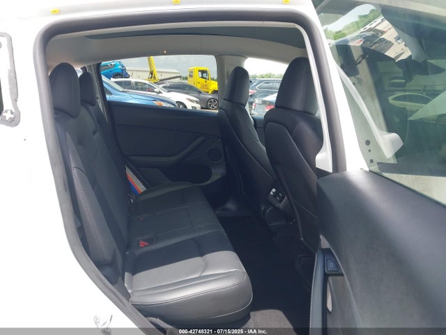 2023 TESLA MODEL Y 7SAYGDEE4PA178628 Photo 7