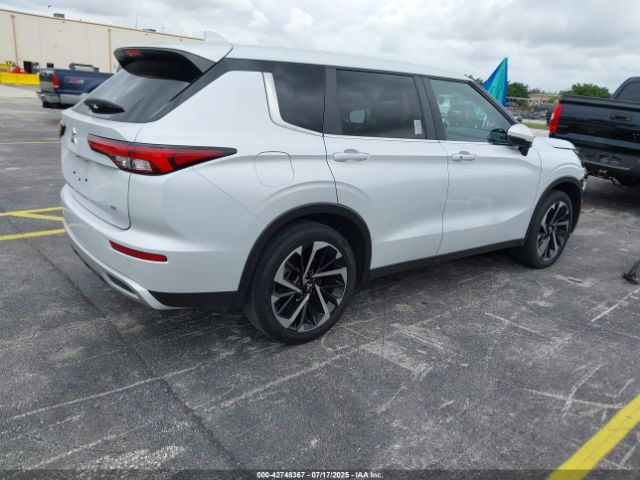 2023 MITSUBISHI OUTLANDER JA4J3UA88PZ060230 Photo 3