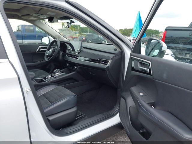 2023 MITSUBISHI OUTLANDER JA4J3UA88PZ060230 Photo 4