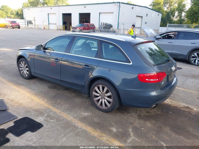 2011 AUDI A4 WAUWFAFL8BA100213 Photo 2
