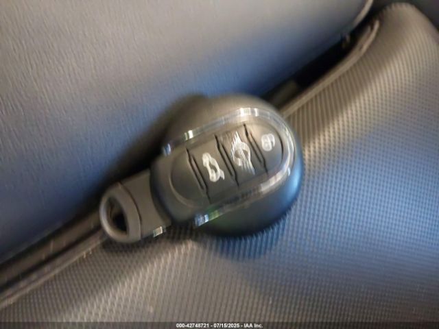 2024 MINI CLUBMAN WMWXJ1C01R2U30146 Photo 10