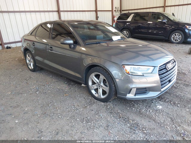 2018 AUDI A3 WAUAUGFF1J1076378 Photo 0