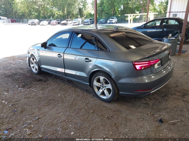 2018 AUDI A3 WAUAUGFF1J1076378 Photo 2