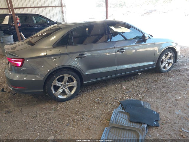 2018 AUDI A3 WAUAUGFF1J1076378 Photo 3