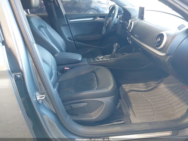2018 AUDI A3 WAUAUGFF1J1076378 Photo 4