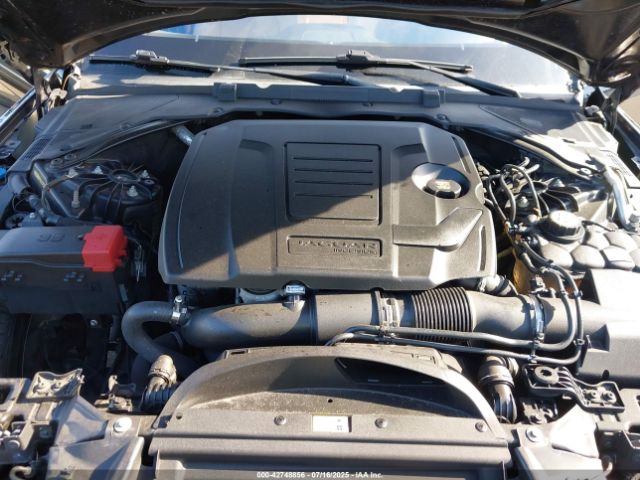 2018 JAGUAR XE SAJAR4FXXJCP27833 Photo 9