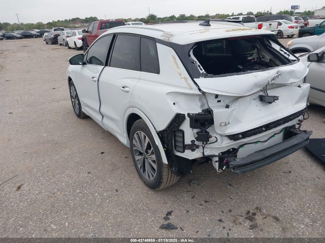 2025 AUDI Q4 E-TRON WA1A5BFZ9SP016693 Photo 2