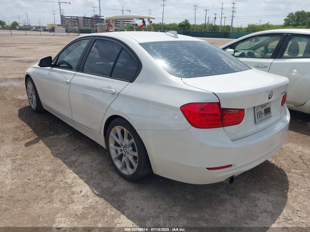 WBA3B1G54ENS78275 BMW 320i