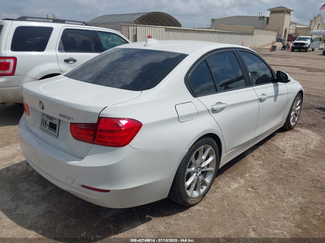 WBA3B1G54ENS78275 BMW 320i
