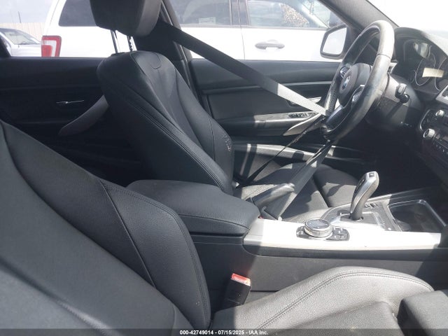 WBA3B1G54ENS78275 BMW 320i
