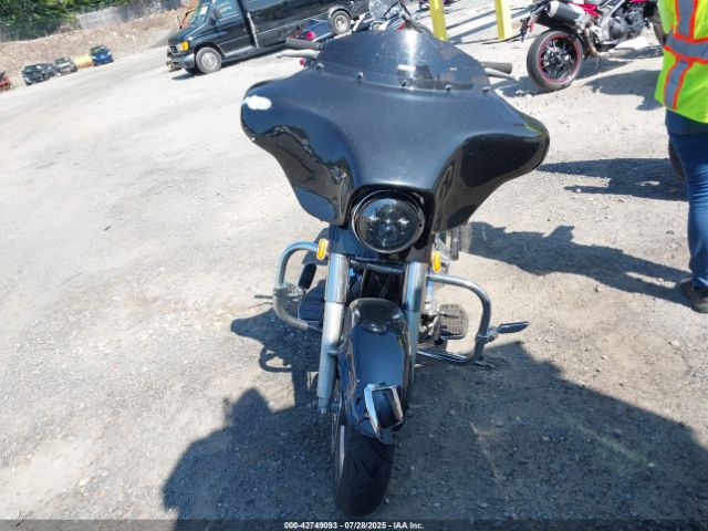2005 HARLEY-DAVIDSON FLHPI 1HD1FHW145Y673012 Photo 4
