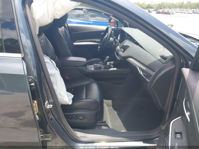 2019 CADILLAC XT4 1GYFZDR47KF118165 Photo 4