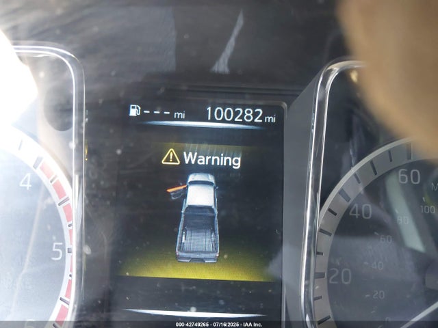 1N6BA1F48HN551505 Nissan 2017