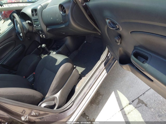 Nissan Versa 2015 3N1CN7AP2FL863948 Image 16